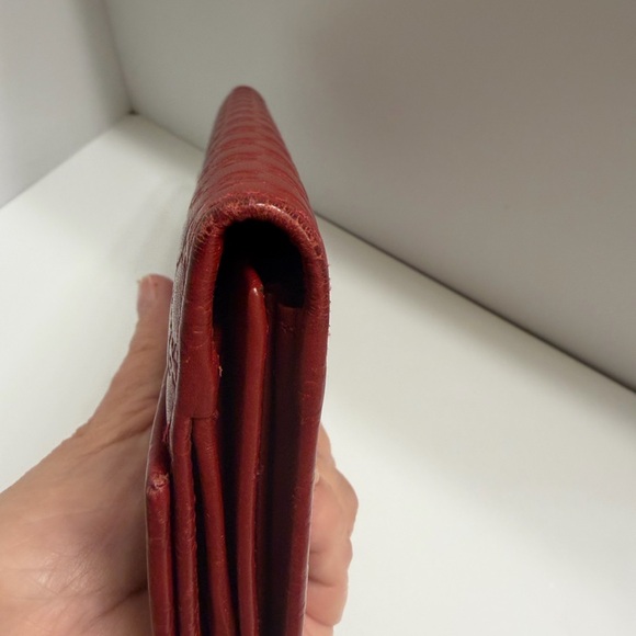 Gucci Red Leather Embossed Wristlet - Picture 4 of 7